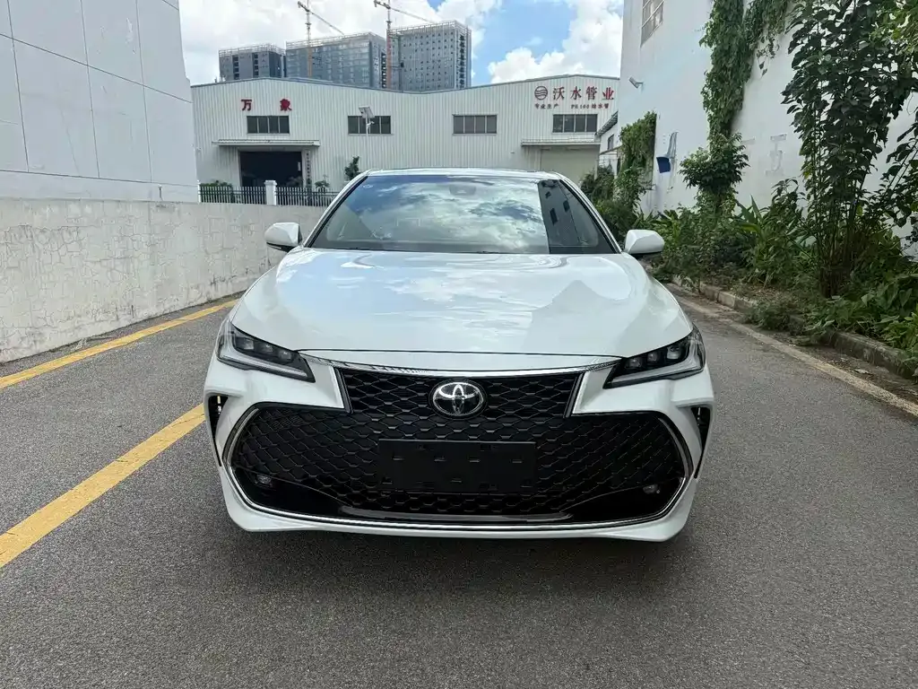 Toyota Avalon 2024 из CN, фото 2