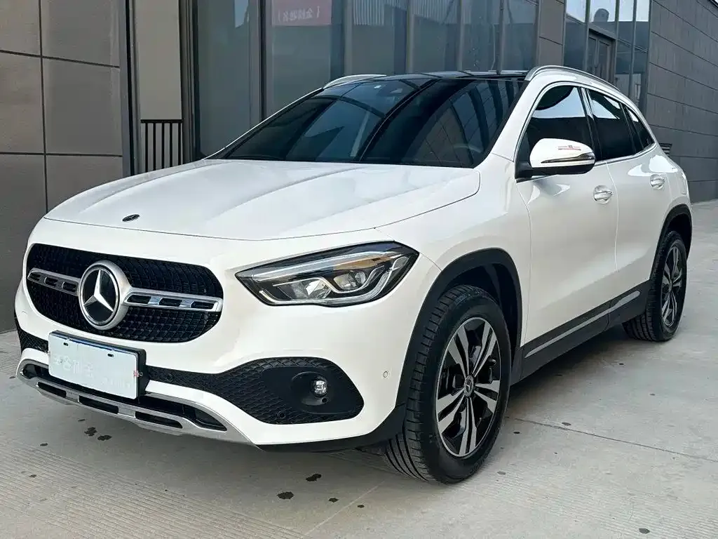 Mercedes-Benz GLA — фото 1