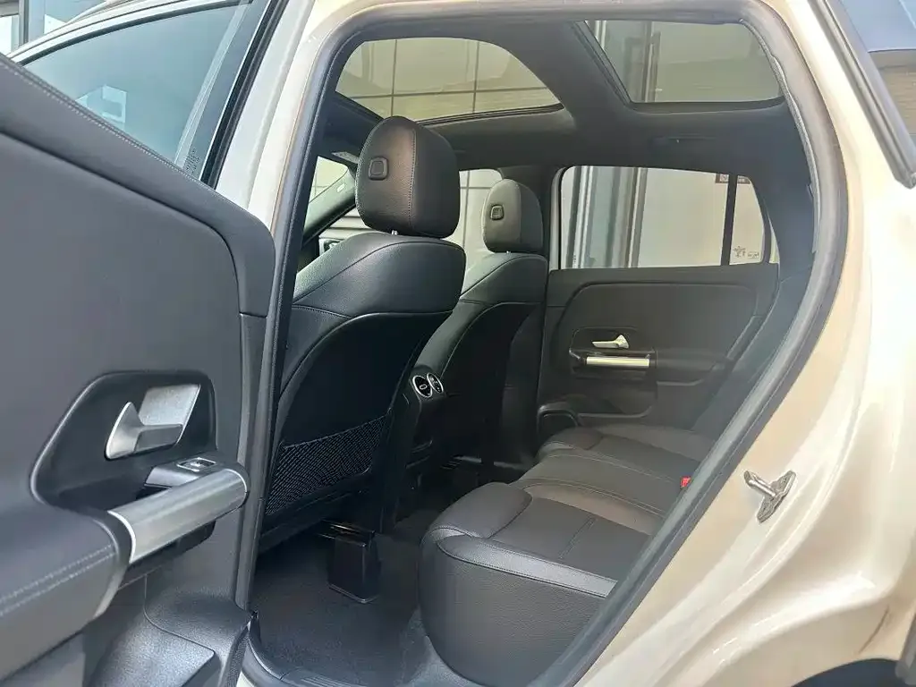 Mercedes-Benz GLA — фото 10