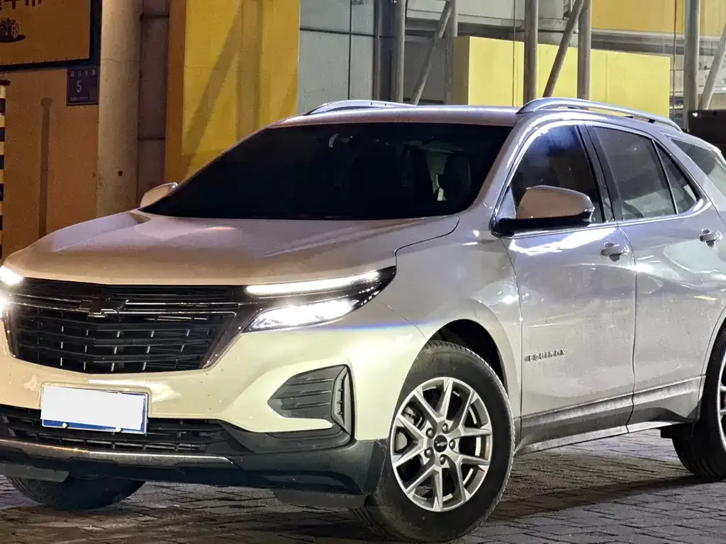 Chevrolet Equinox 2024 из CN, фото 1