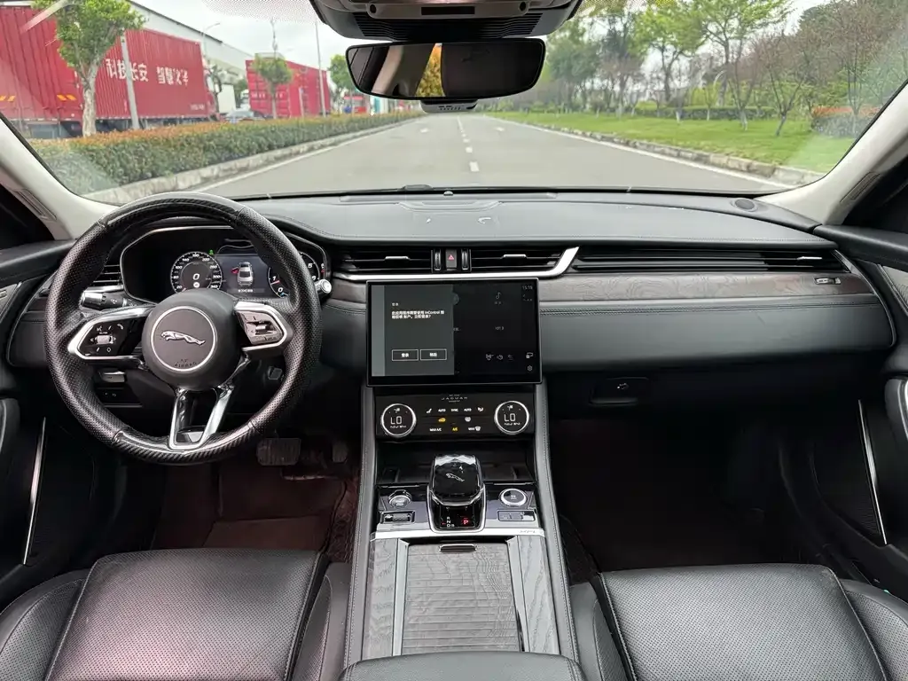 Jaguar XFL 2021 из CN, фото 9