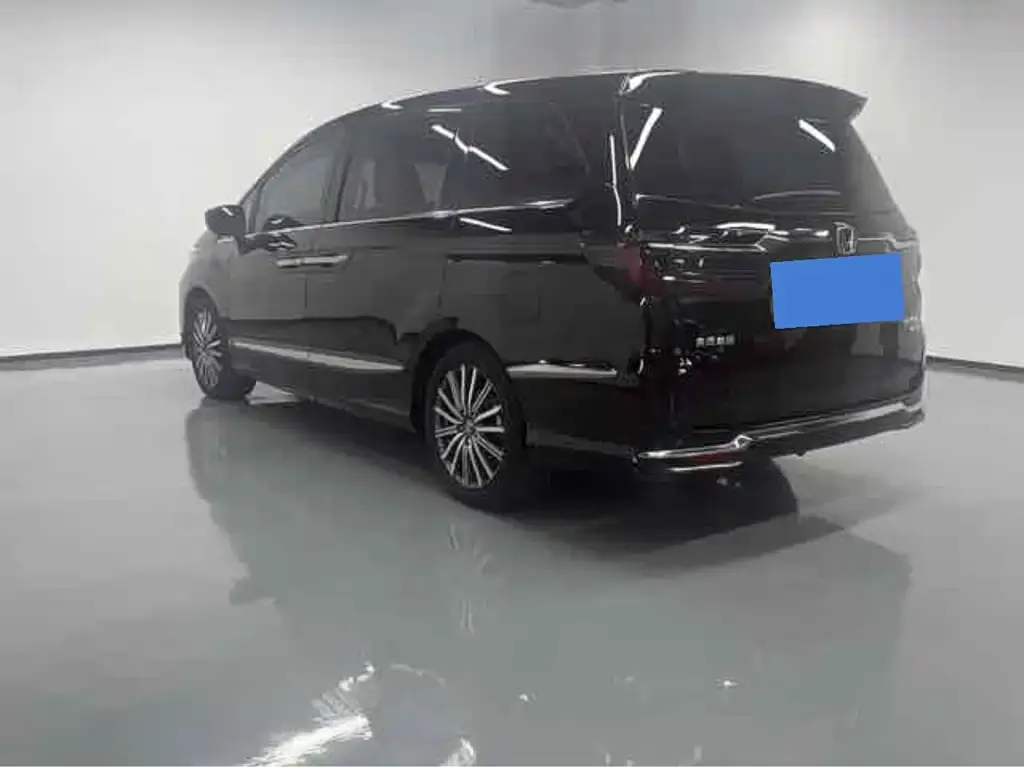 Honda Elysion 2023 из CN, фото 5
