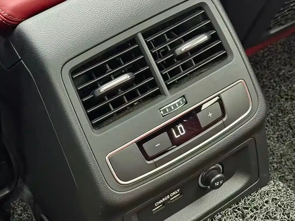 Audi S4 2024 из CN, фото 9