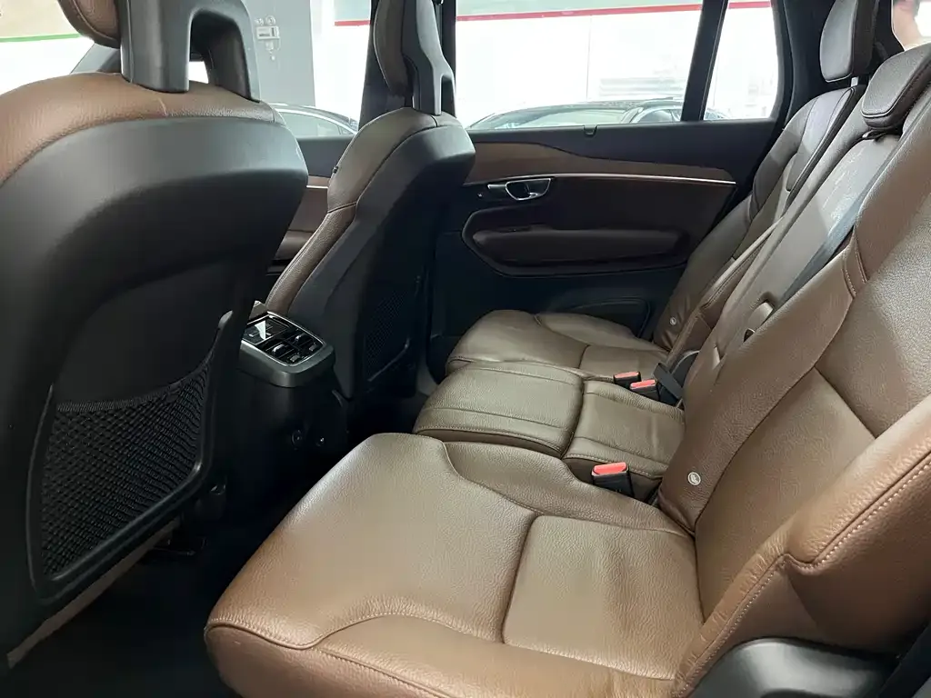 Volvo XC90 2021 из CN, фото 8
