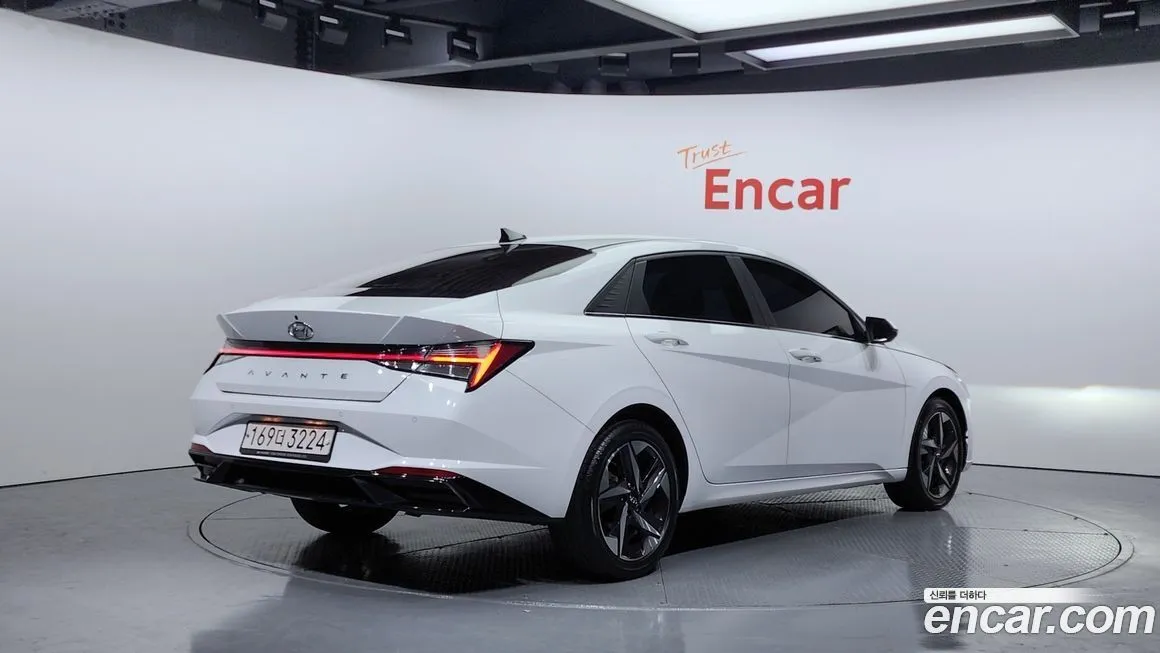 Hyundai AVANTE — фото 2
