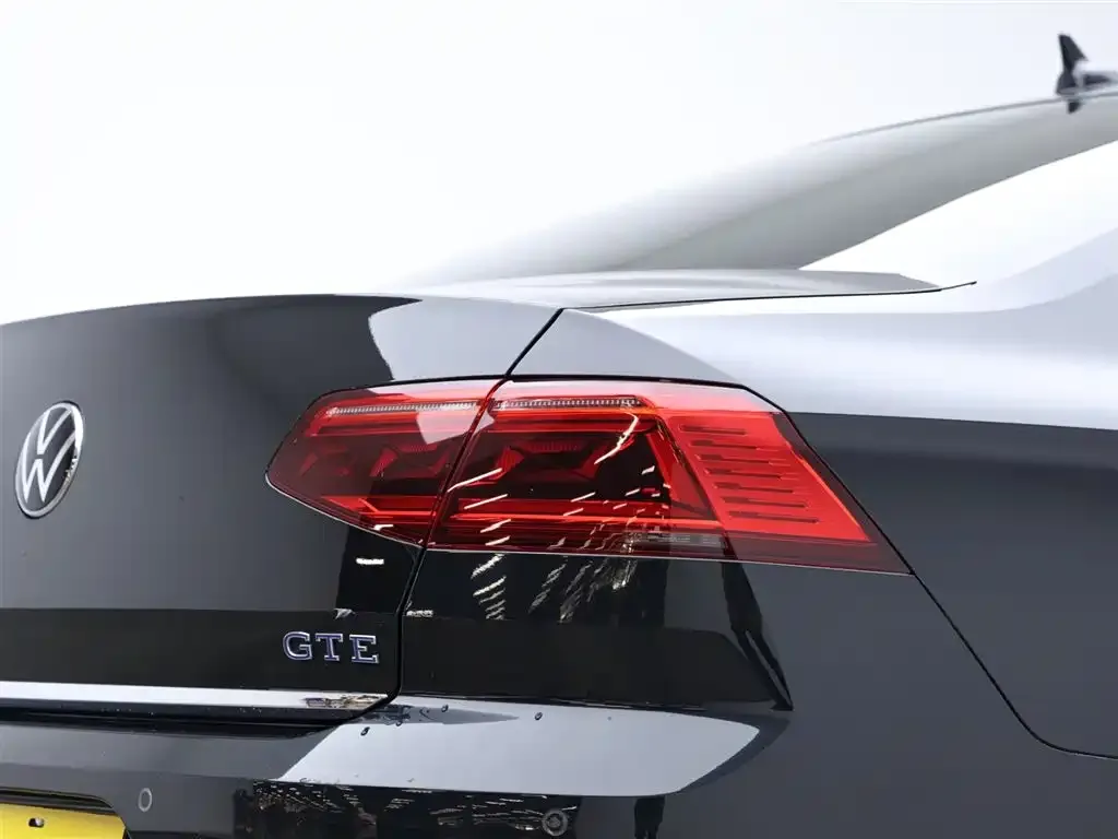 Volkswagen Magotan GTE PHEV 2022 из CN, фото 5