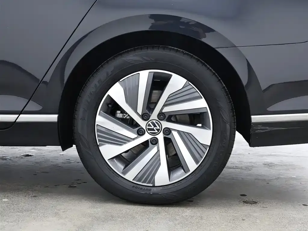 Volkswagen Magotan GTE PHEV 2022 из CN, фото 7