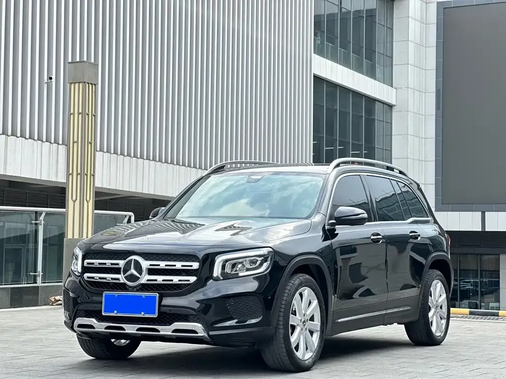 Mercedes-Benz GLB — фото 1