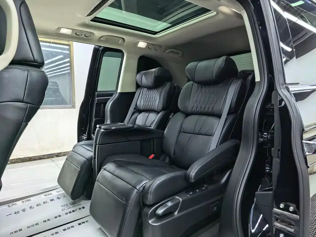 Honda Elysion 2022 из CN, фото 10