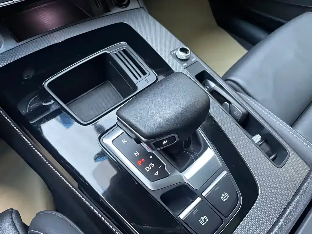 Audi Q5L 2023 из CN, фото 10