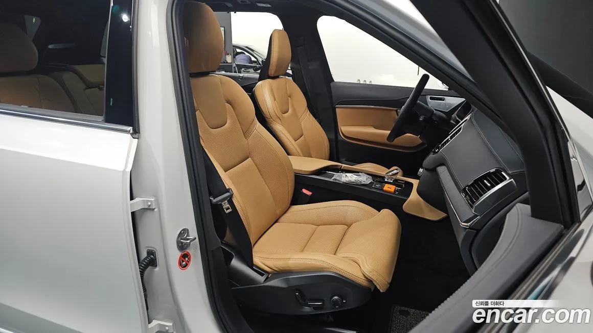 Volvo XC90 — фото 10
