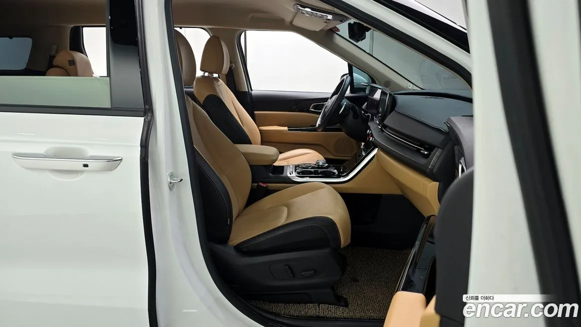 Kia Carnival — фото 10