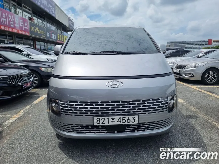 Hyundai Staria — фото 1