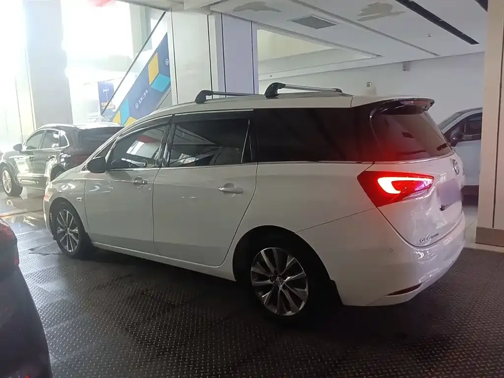 Buick GL6 2023 из CN, фото 5