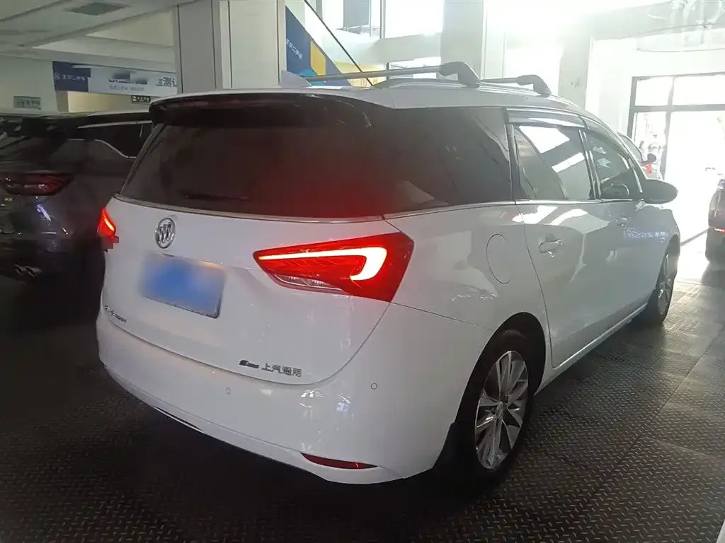 Buick GL6 2023 из CN, фото 7