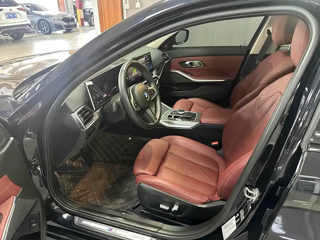 BMW 3 Series 2023 из CN, фото 3