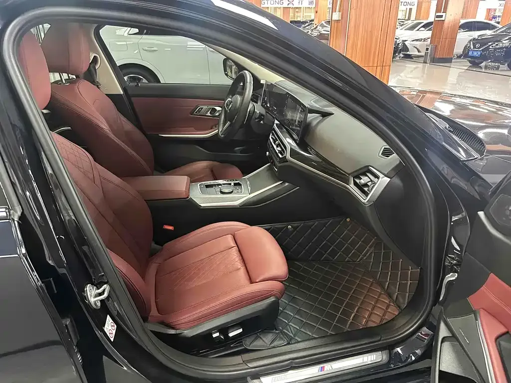 BMW 3 Series 2023 из CN, фото 6
