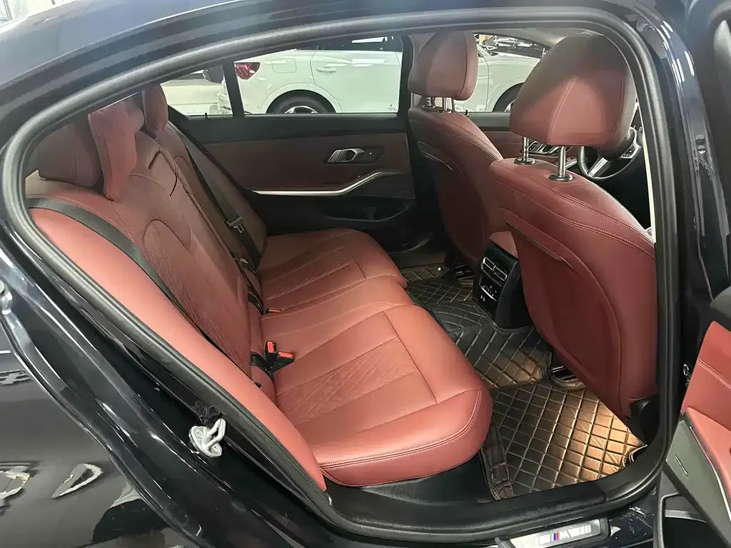 BMW 3 Series 2023 из CN, фото 8