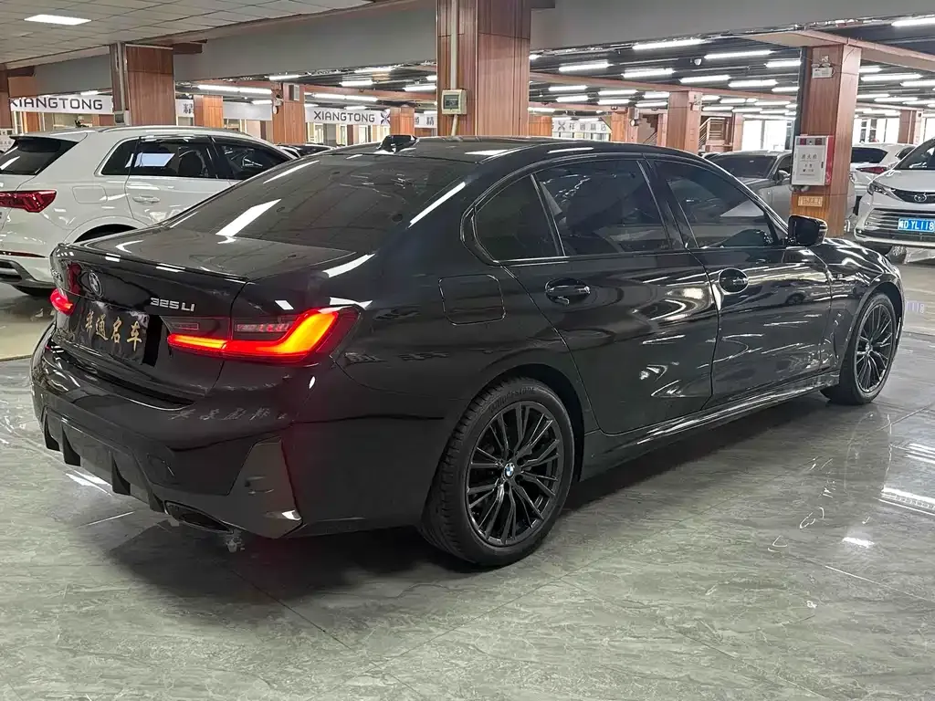BMW 3 Series 2023 из CN, фото 9