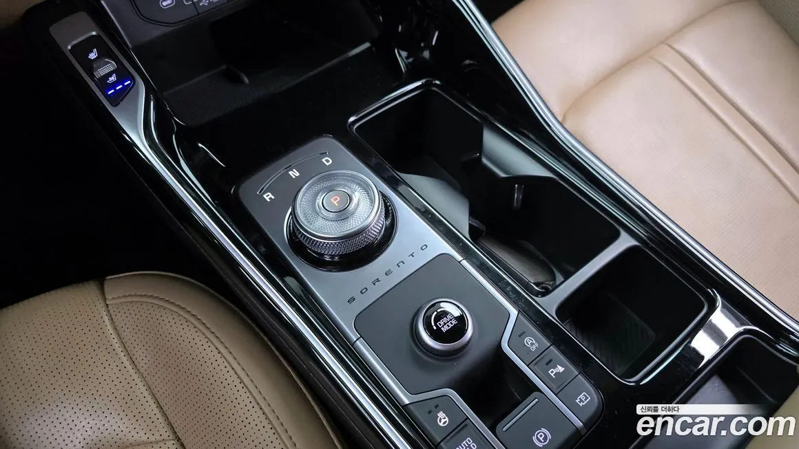 Kia Sorento — фото 9