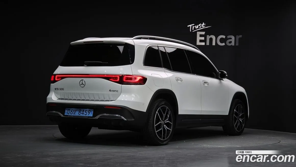 Mercedes-Benz EQB — фото 2