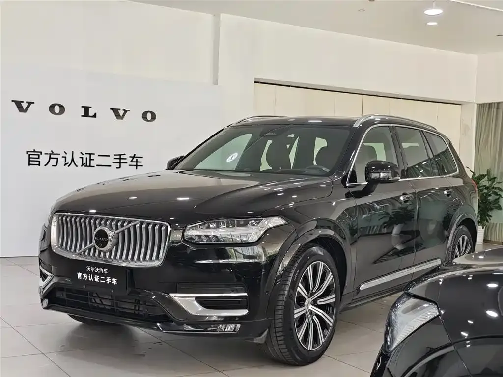 Volvo XC90 — фото 1