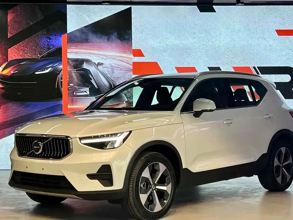Volvo XC40 2024 из CN, фото 1