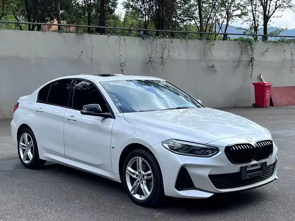 BMW 1 Series 2021 из CN, фото 2