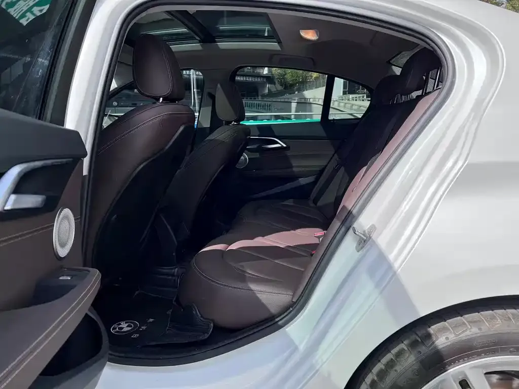 BMW 1 Series 2021 из CN, фото 6