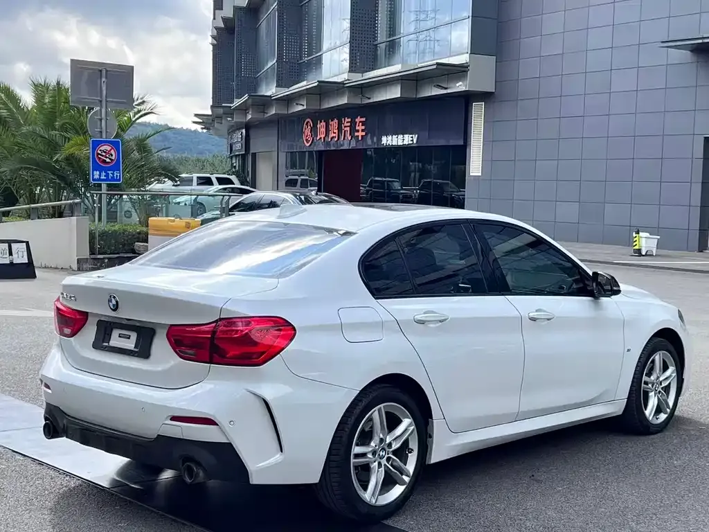 BMW 1 Series 2021 из CN, фото 7