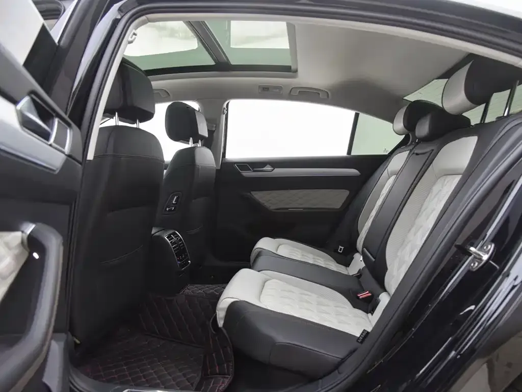 Volkswagen Magotan 2023 из CN, фото 10