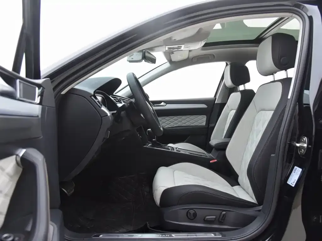Volkswagen Magotan 2023 из CN, фото 9