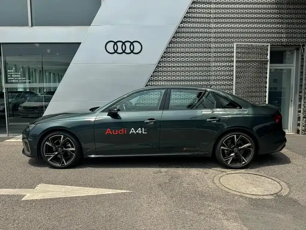 Audi A4L 2024 из CN, фото 3