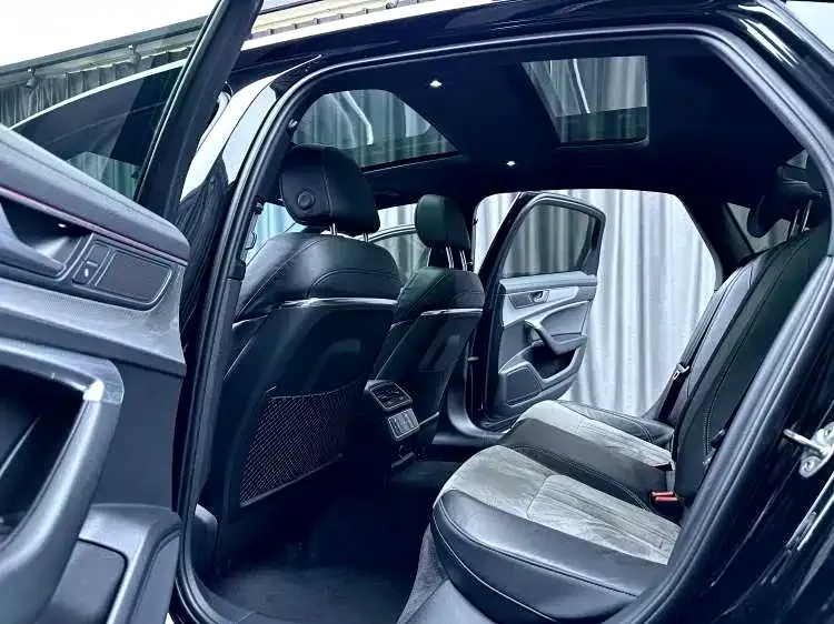Audi A6L 2022 из CN, фото 8