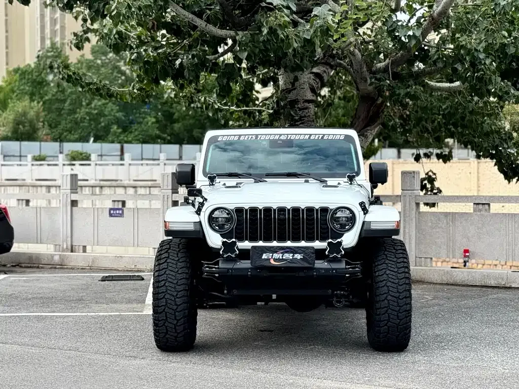 Jeep Wrangler PHEV 2022 из CN, фото 2