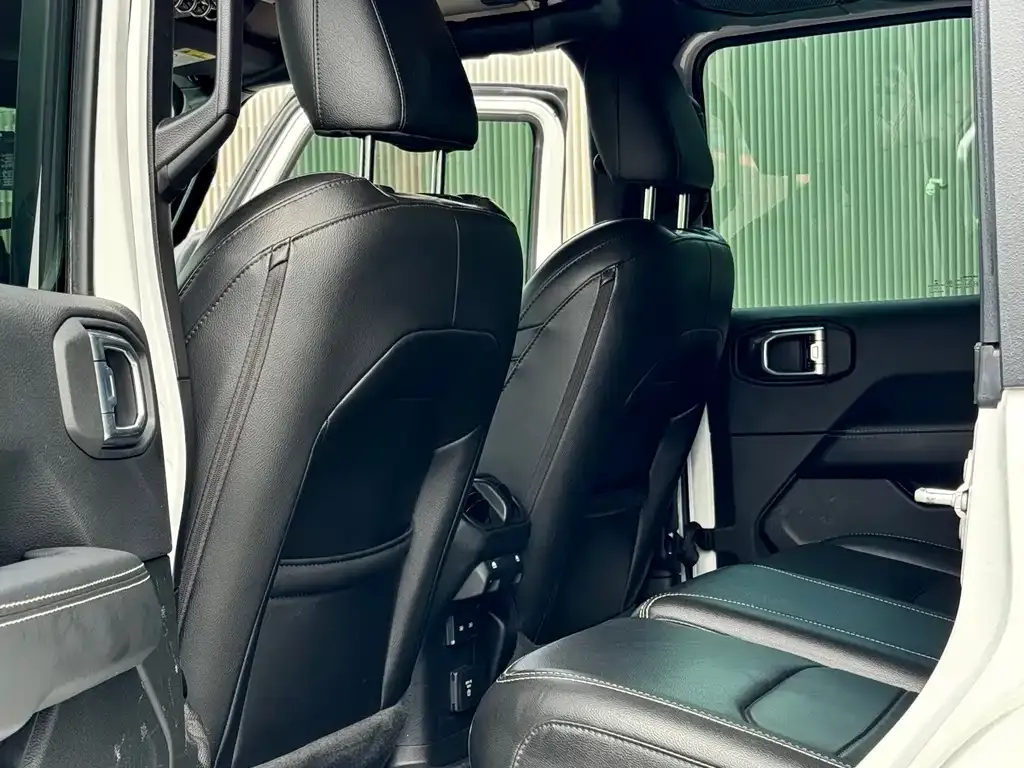 Jeep Wrangler PHEV 2022 из CN, фото 5