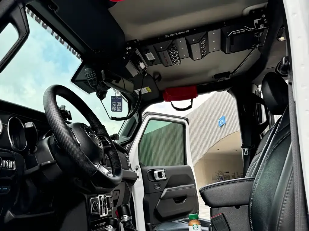 Jeep Wrangler PHEV 2022 из CN, фото 6
