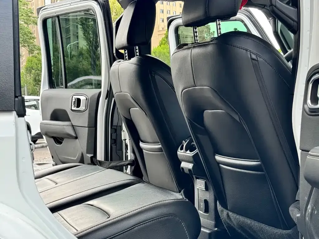 Jeep Wrangler PHEV 2022 из CN, фото 7