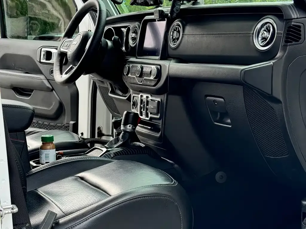 Jeep Wrangler PHEV 2022 из CN, фото 8