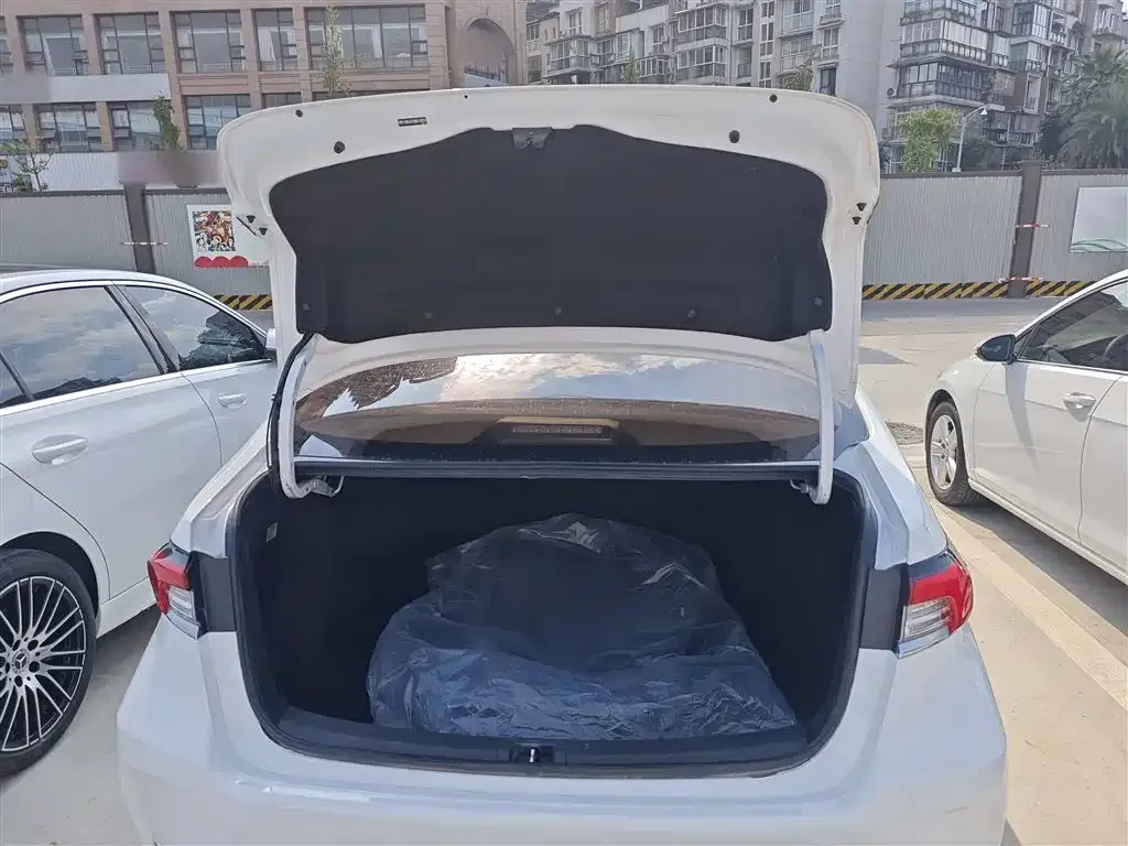 Toyota Corolla 2022 из CN, фото 2