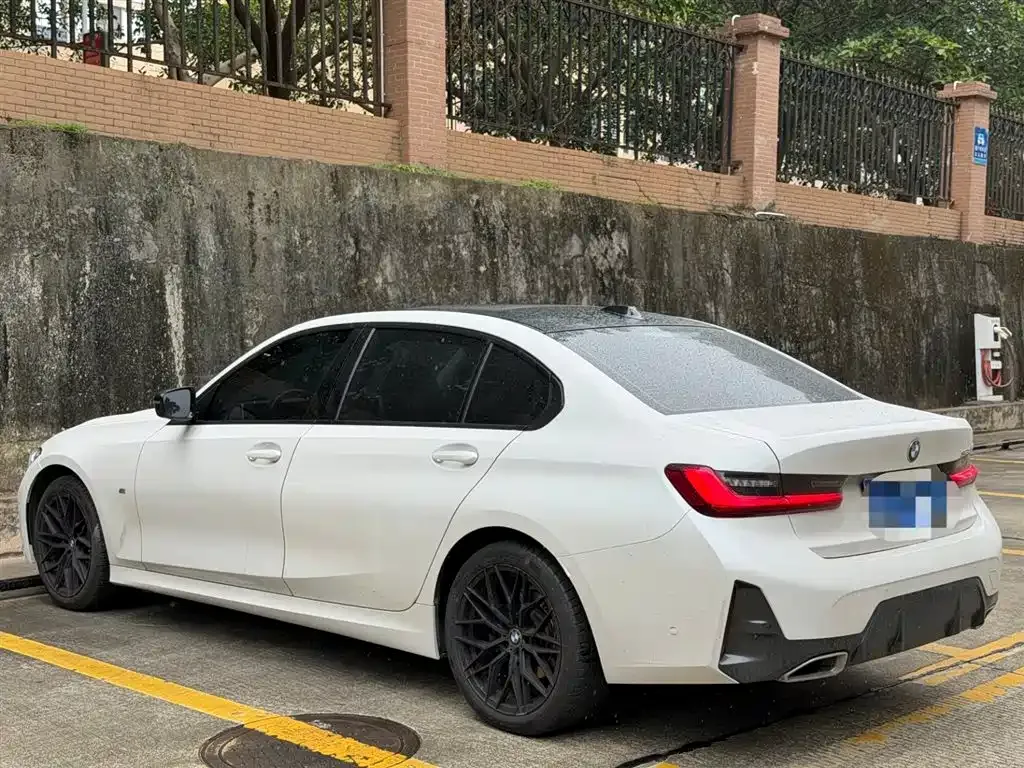 BMW 3 Series 2023 из CN, фото 7
