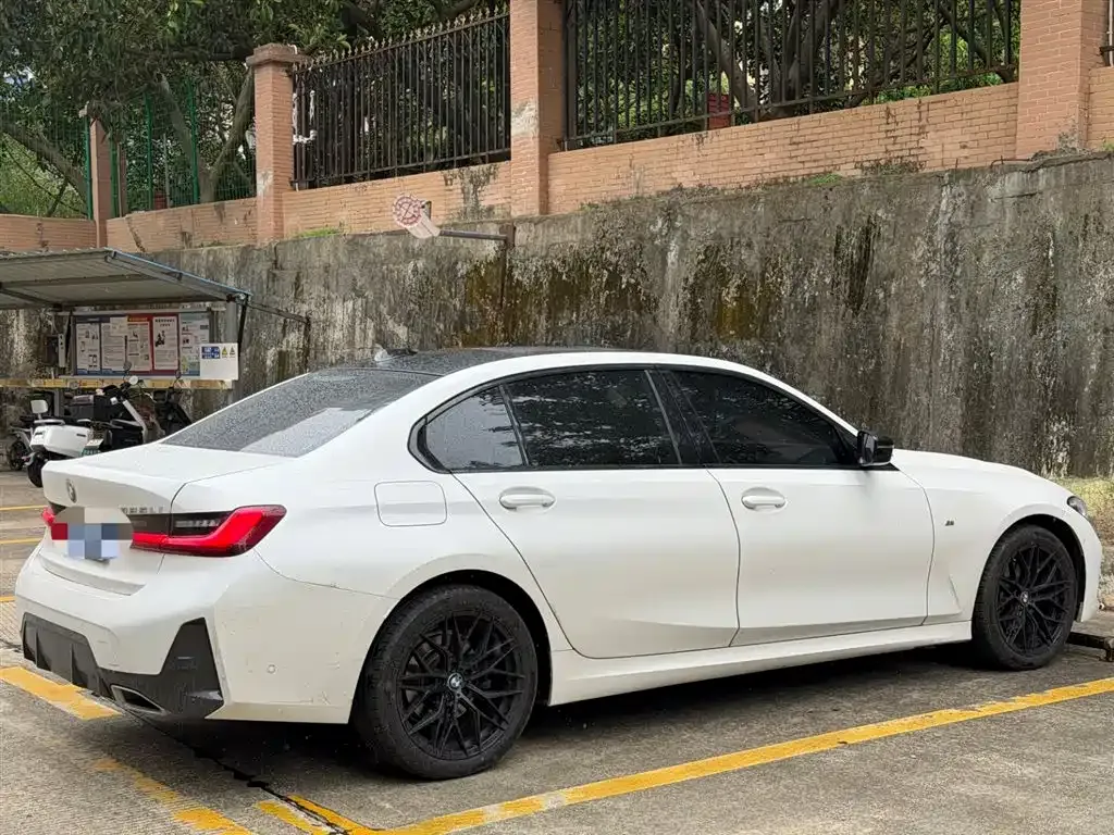 BMW 3 Series 2023 из CN, фото 9