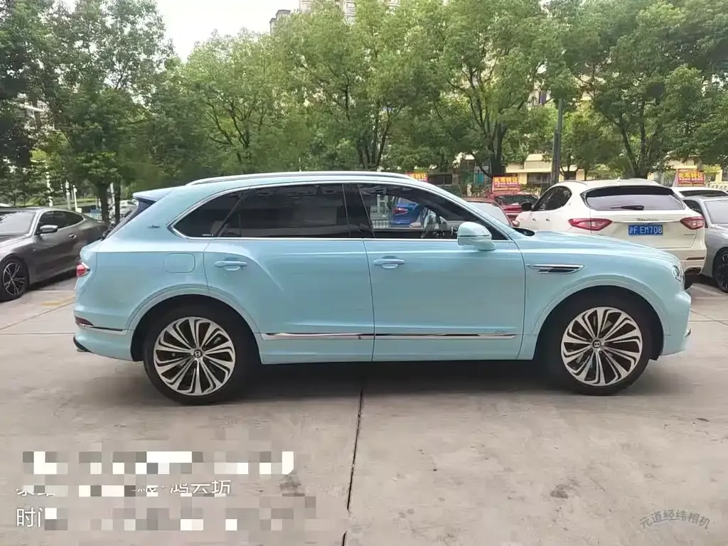 Bentley Bentayga PHEV 2023 из CN, фото 3