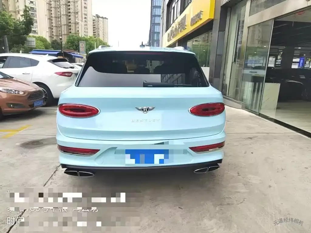 Bentley Bentayga PHEV 2023 из CN, фото 4