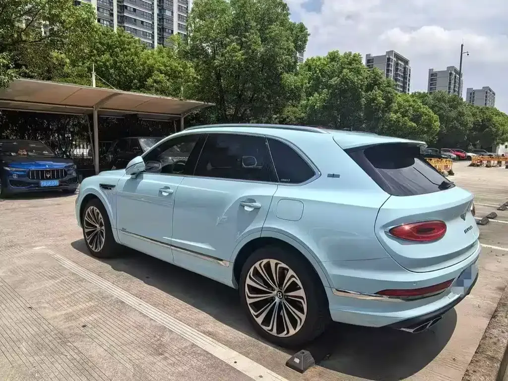 Bentley Bentayga PHEV 2023 из CN, фото 5
