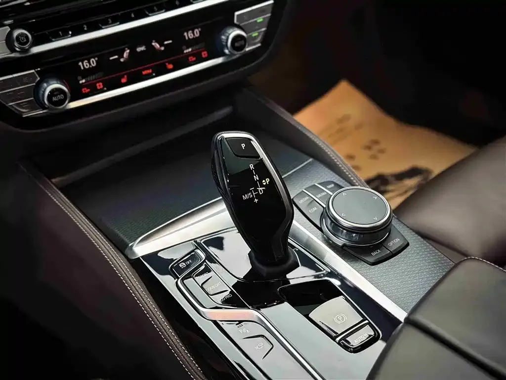 BMW 5 Series (Import) 2023 из CN, фото 10
