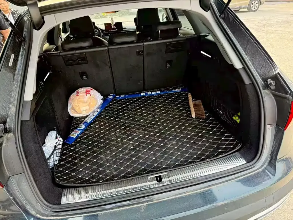 Audi A4 (Import) 2023 из CN, фото 3