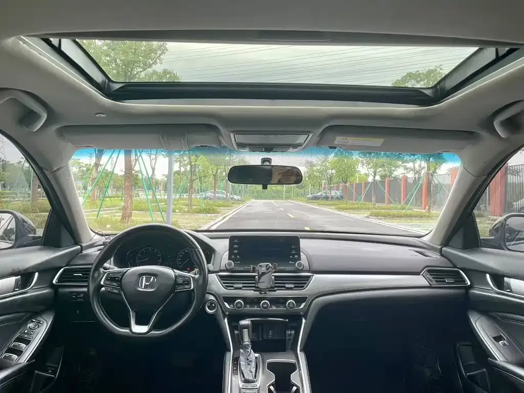 Honda Accord — фото 4