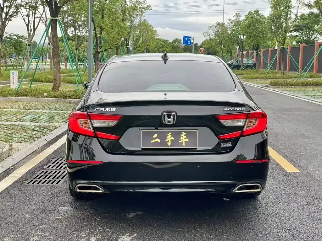 Honda Accord — фото 8