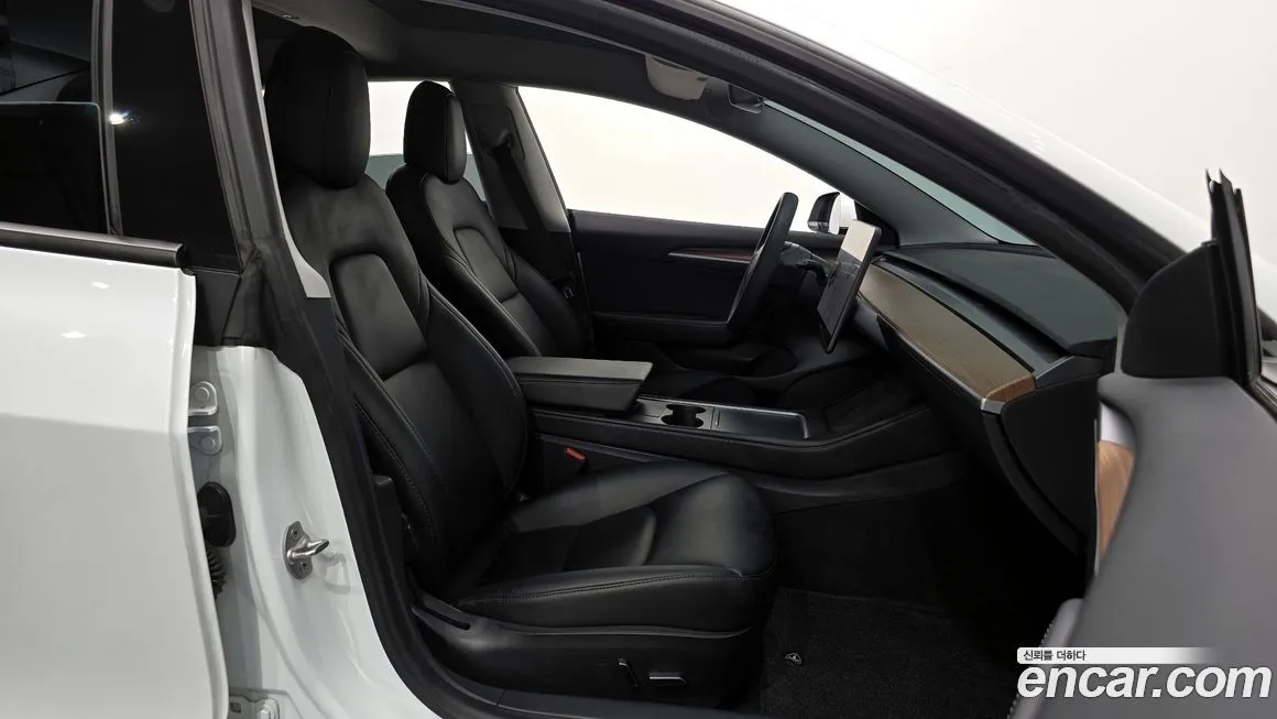 Tesla Model 3 — фото 10
